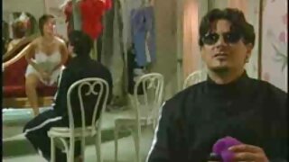 بڑے جسم کے ساتھ سینگ ...