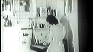لیٹیکس لباس میں دوست ...
